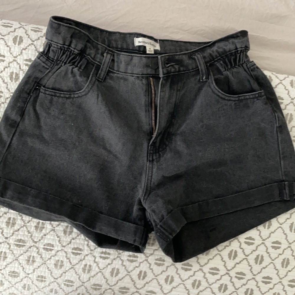 Super cute in style black denim shorts